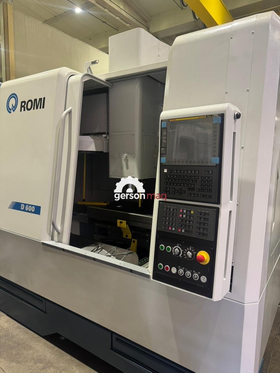 CENTRO DE USINAGEM ROMI D600 - ANO 2022 - REFRIGERACAO INTERNA